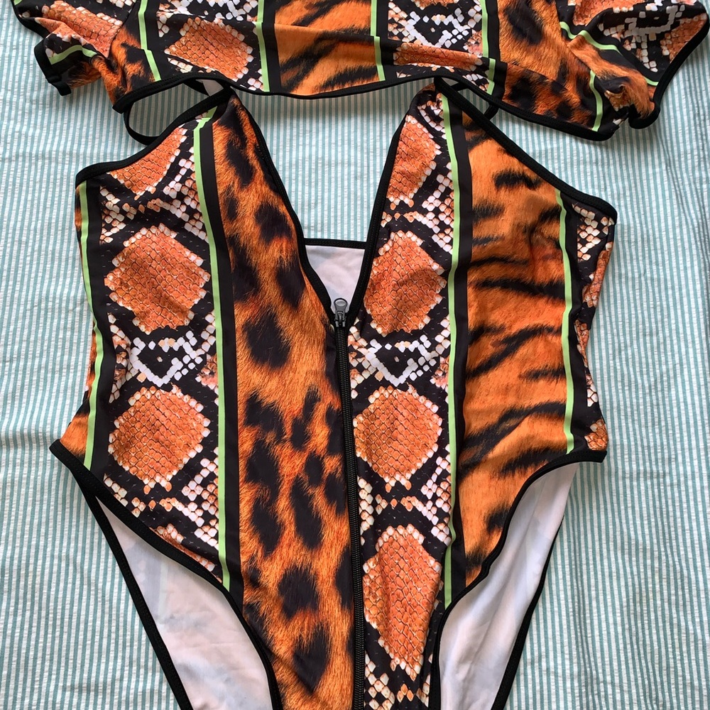 New Swimsuit set